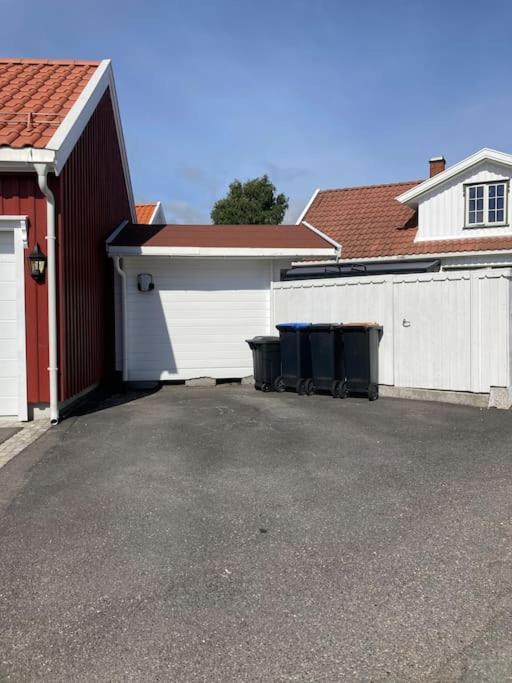 Idyllisk Lite Anneks Med Enestaende Uteplass Λάρβικ Εξωτερικό φωτογραφία