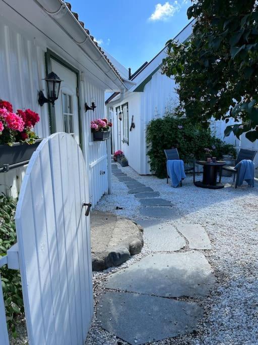 Idyllisk Lite Anneks Med Enestaende Uteplass Λάρβικ Εξωτερικό φωτογραφία